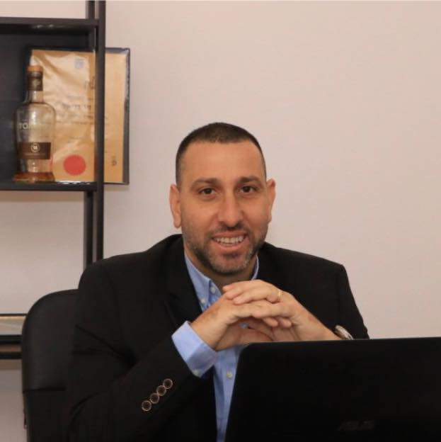 זיו דניאל עו״ד | עסקאות מקרקעין | ניסוח ועריכת חוזים | צוואות וירושות